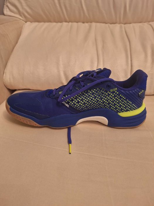Ténis Adidas Stabil 16