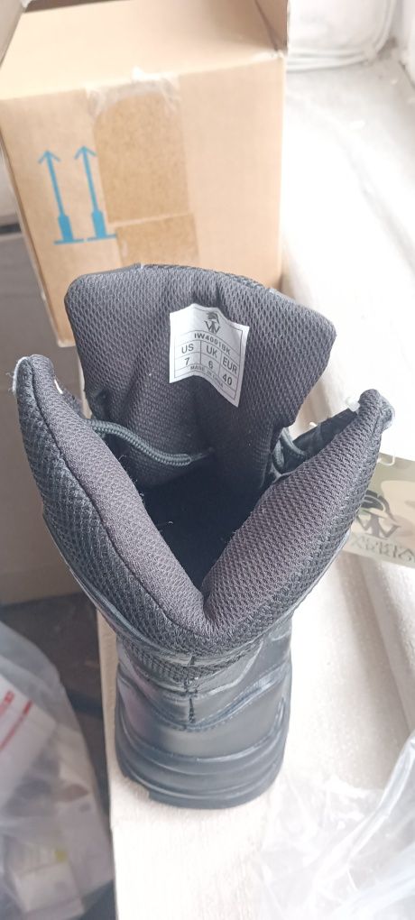 Продам берці 40 розмір