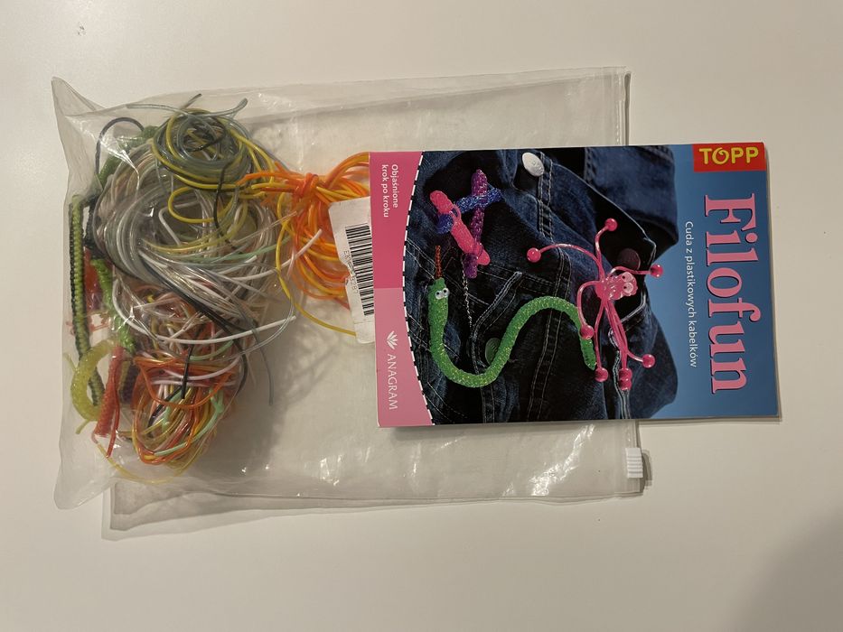 Zestaw filofan ksiazka i zylki kabelki