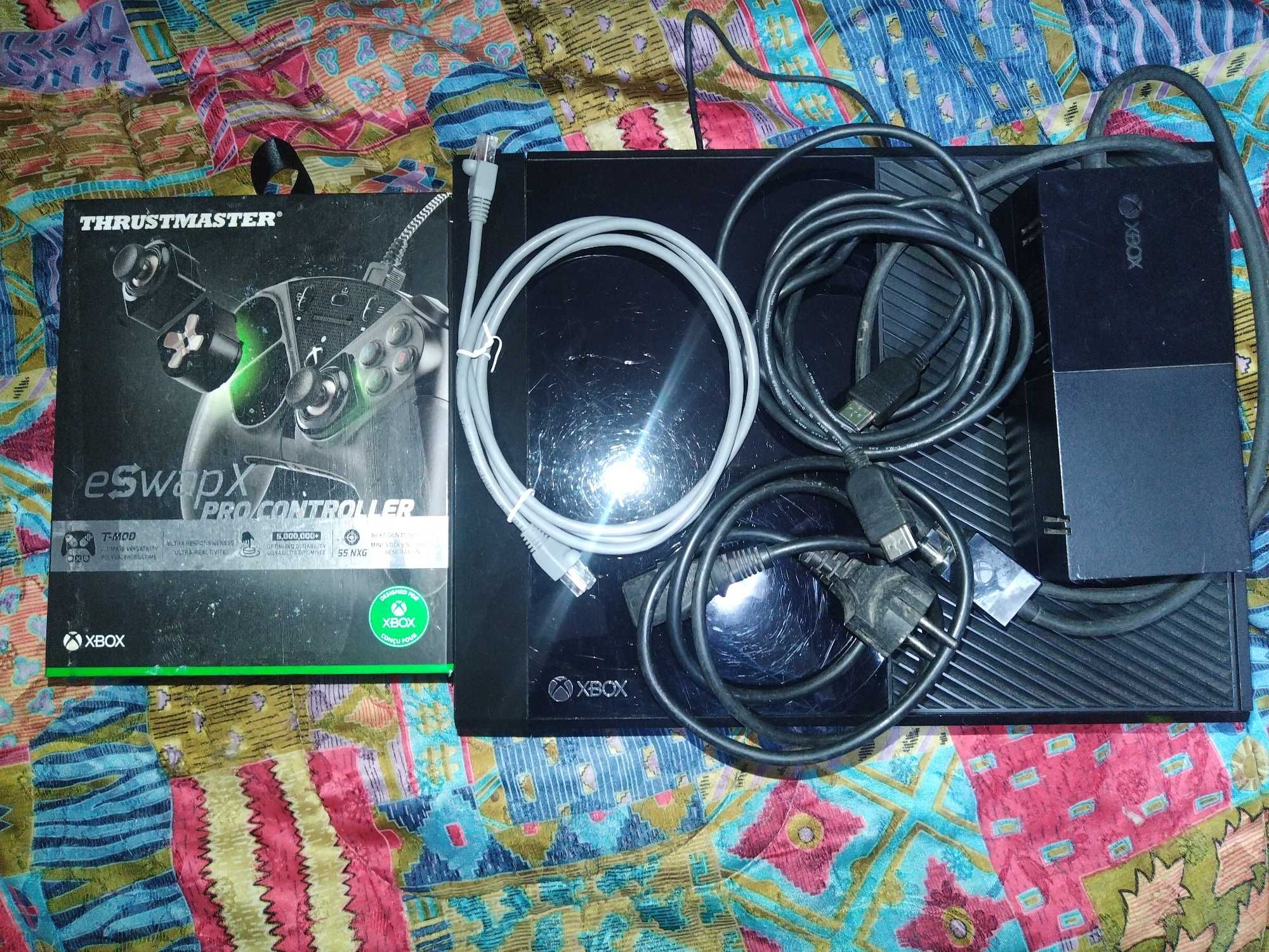 Xbox One 1.5TB. Comando Thrustmaster eswap x pro + Xbox One Hub