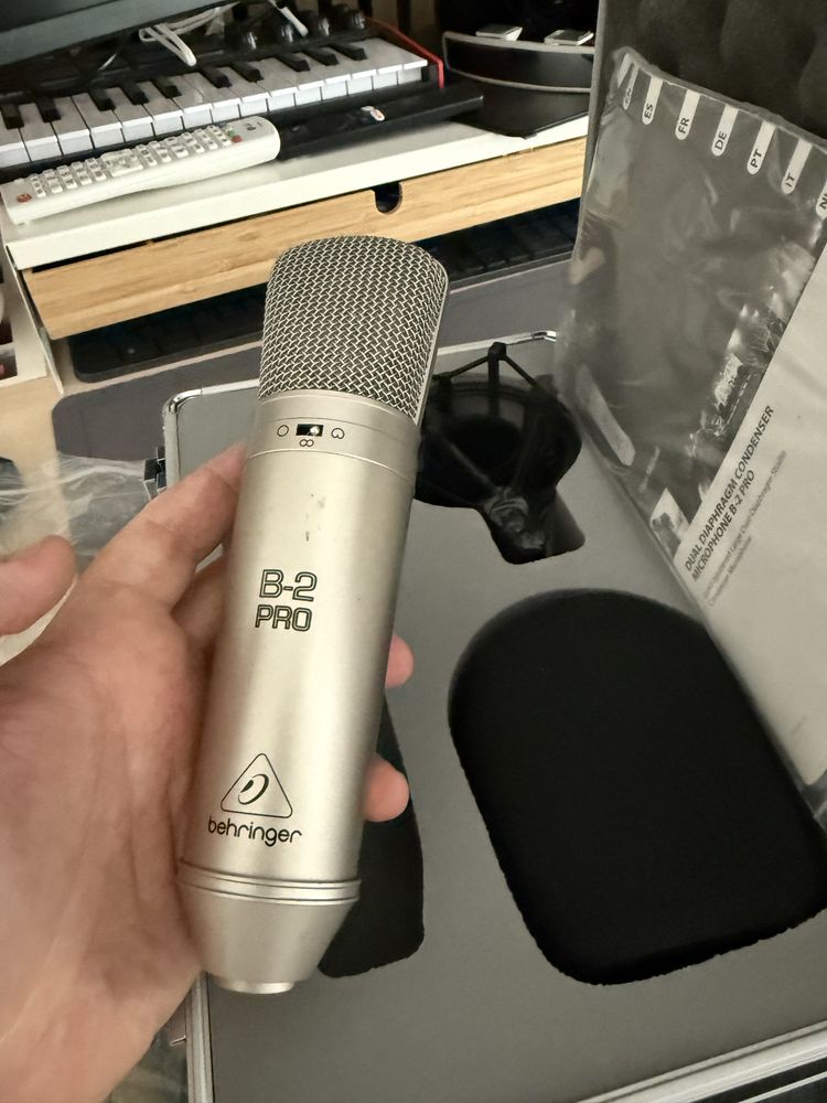 Microfone bheringer B-2 pro como novo