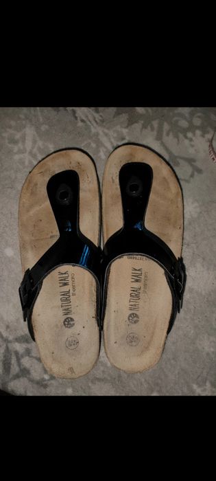 Czarne klapki, rozmiar 40 firmy Esmara