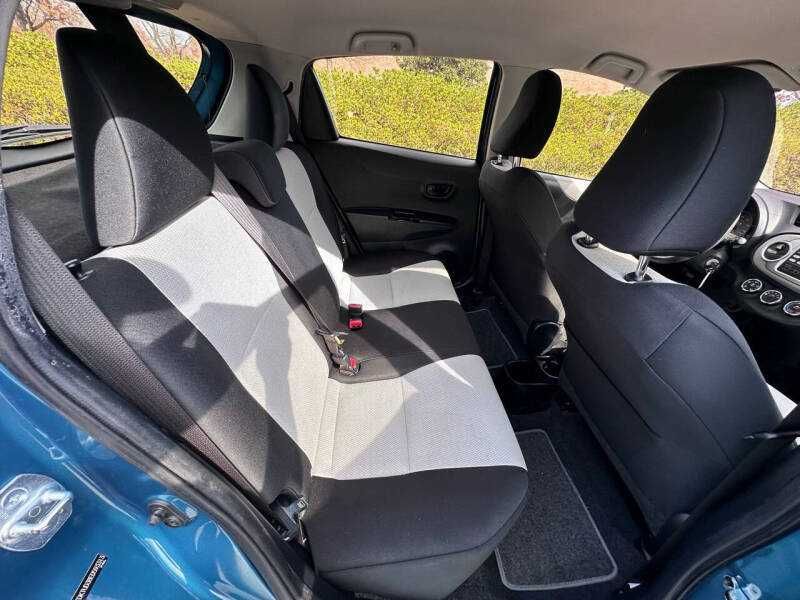 2014 Toyota Yaris 5-Door L