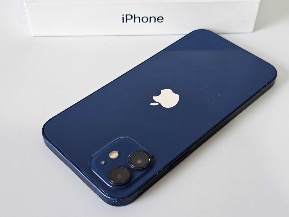 Iphone 12 128GB . Bateria 74%. Muito bom estado.