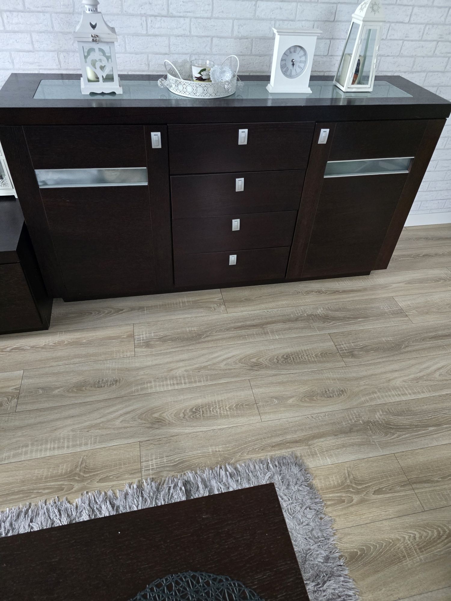 Meble drewniane do salonu