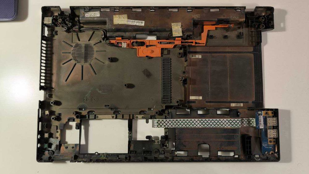 Низ, дно, піддон для Acer Aspire V3-571G