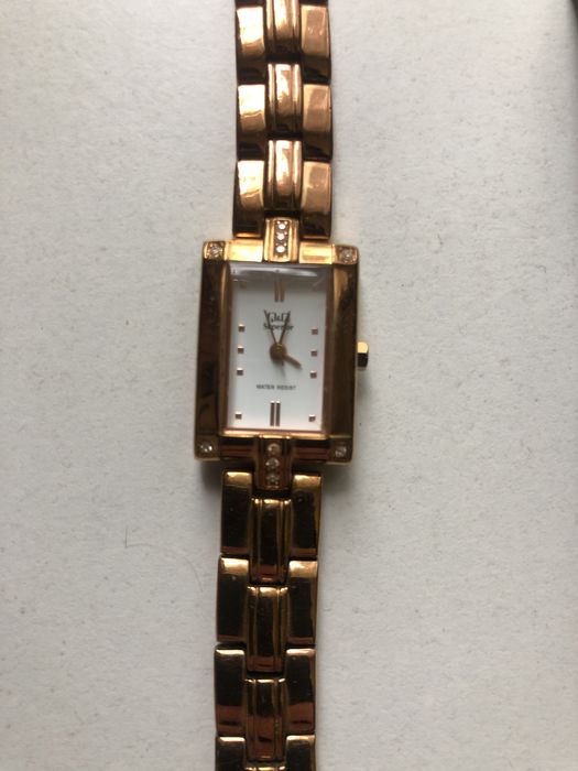 Годинники наручні в неробочому стані