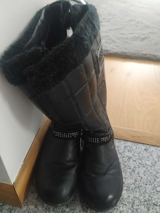 Sprzedam buty zimowe dziecięce rozmiar 32