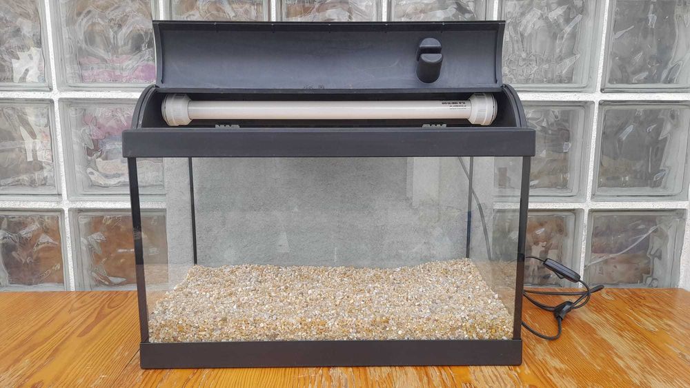 Aquário 50x25x30cm com iluminação