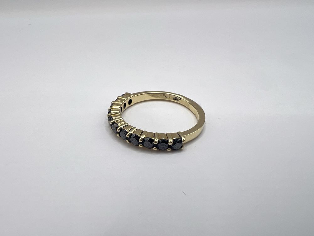 Pierscionek zloty czarny diament