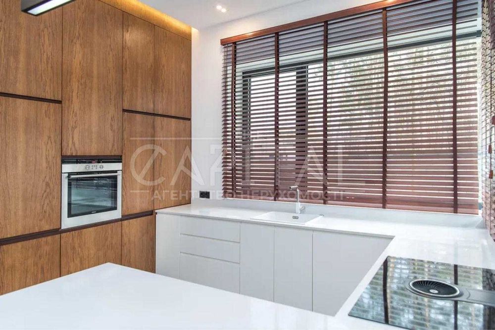 Шикарний та комфортний будинок у стилі "HIGH TECH" в Стоянці