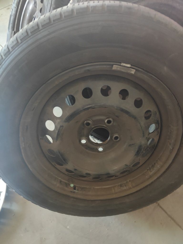 Koła nissan R17 opony Hankook, kołpaki i nakrętki