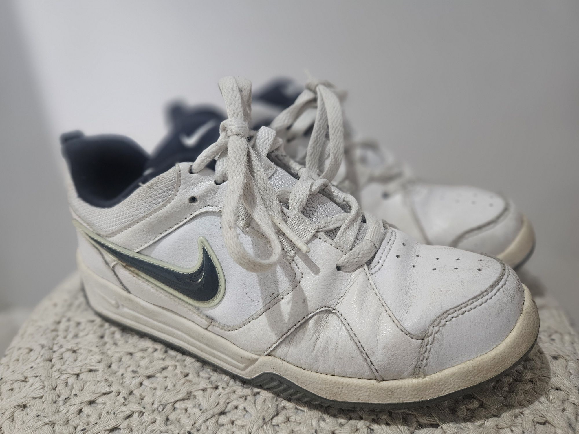 NIKE Lykin r.35.5