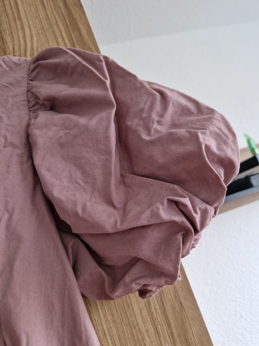 Sukienka podrowy roz