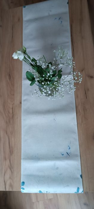 Nowy wiosenny bieżnik na stół/ obrus