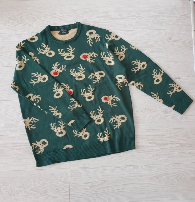 Новорічний светр розмір XL фірма Avenue