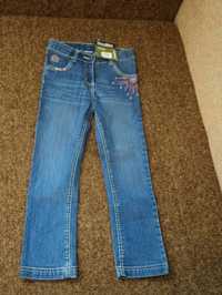 Гарні джинси на дівчинку 5-6років