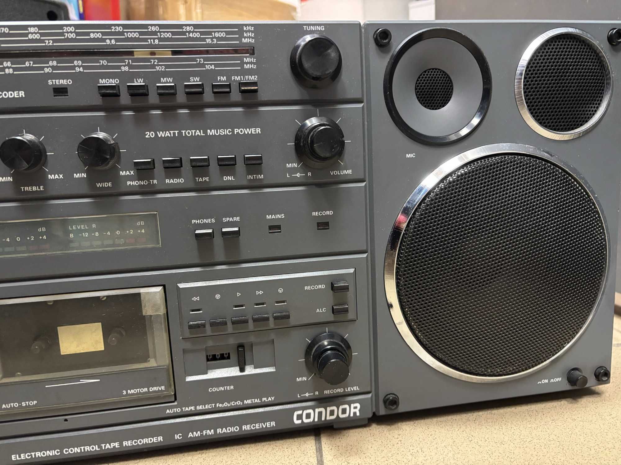 Radiomagnetofon Unitra Condor RM820 S