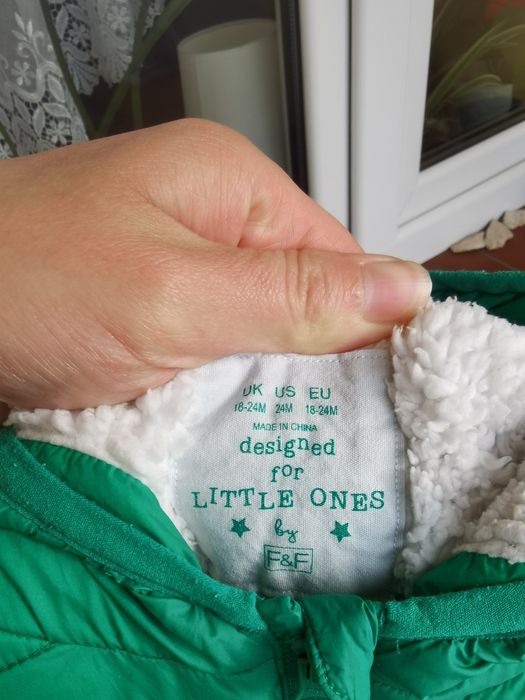 Zielona ocieplana kurteczka  na jesień