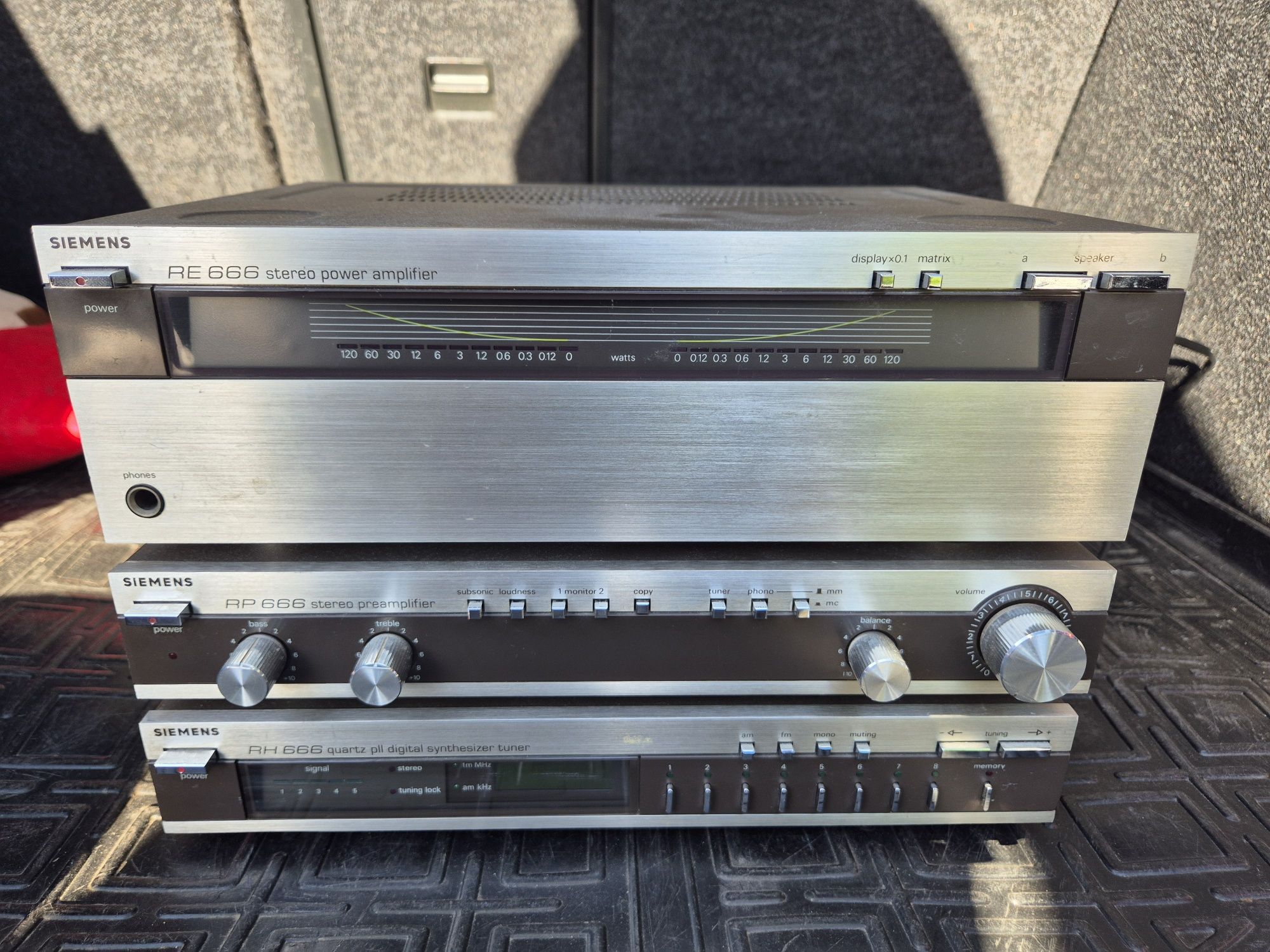 Wieża SIEMENS 666 PreAmp PR666, Końcówka mocy RE666 i Tuer RH666
