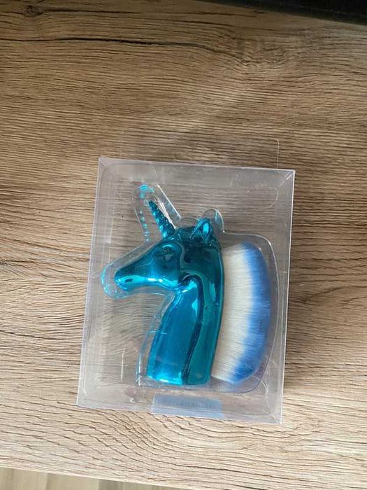 Pędzel unicorn jednorożec do makijażu i manicure do odpylania