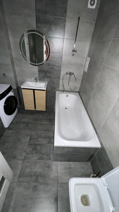 Продам 5 кімнатну квартиру в Центпі міста