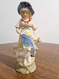 Figurka porcelana,  dziewczyna z owieczka