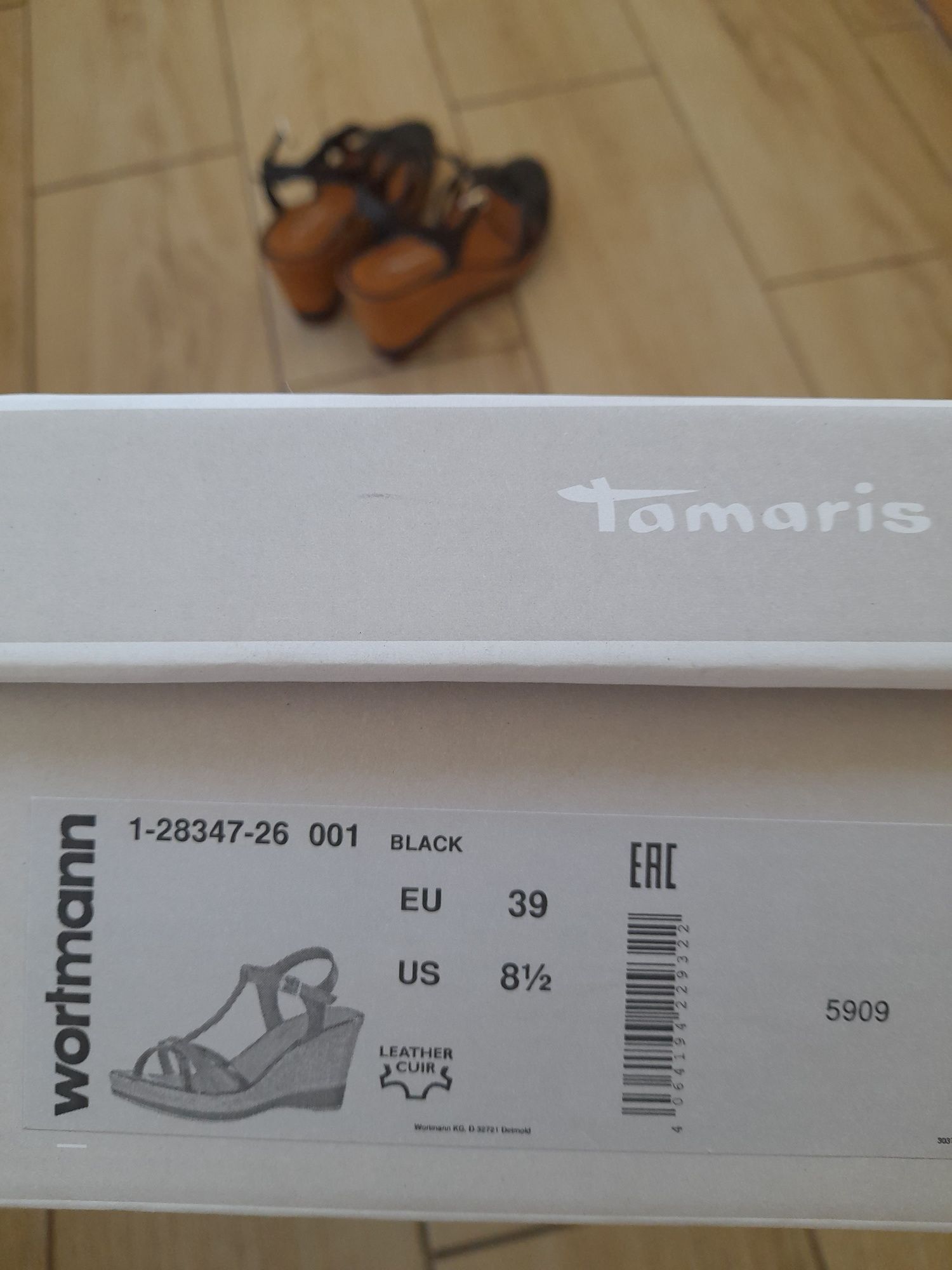 Sandałki na koturnie, espadryle Tamaris rozm.39