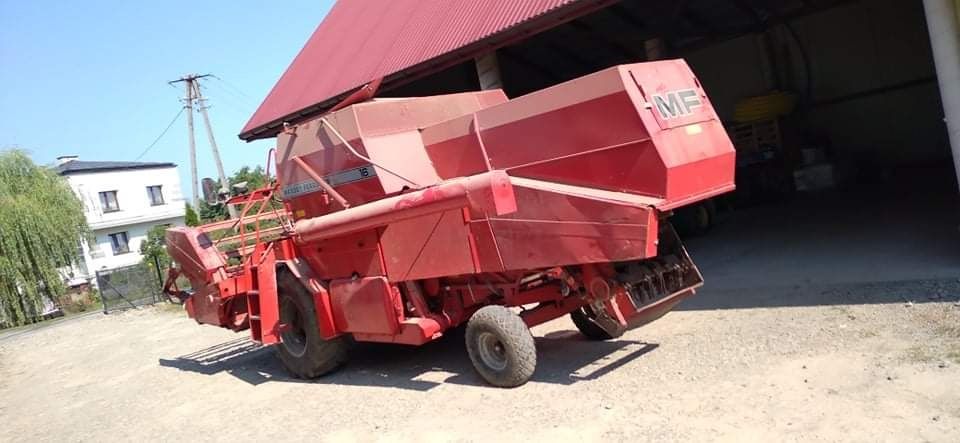Kombajn Massey Ferguson 16