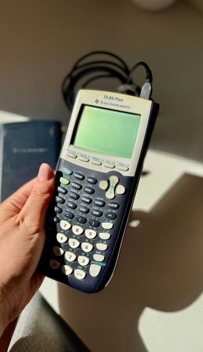 Calculadora Gráfica TEXAS TI-84 Plus