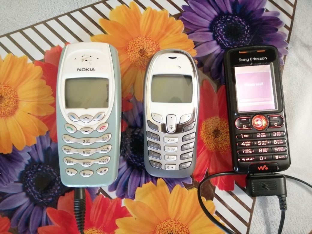 Телефон Sony Ericsson W200i, Nokia 3410, Siemens A57