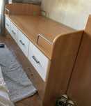 Cama com arrumação