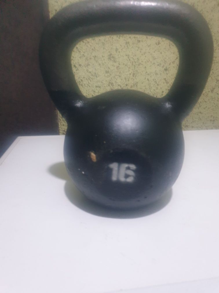 Продам гири ,гантели 10кг, 12кг, 1шт.12кг разбор.