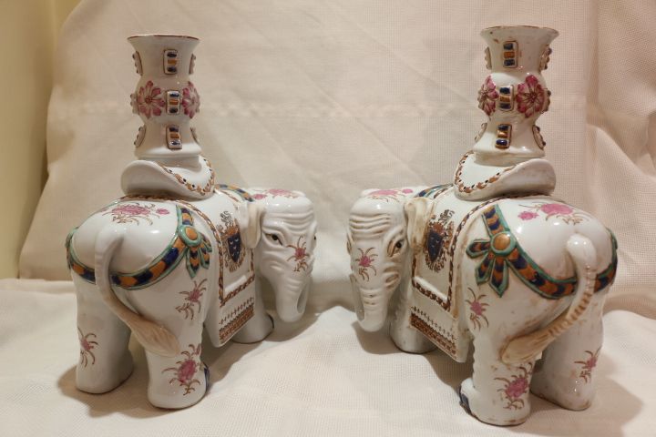 Par Castiçais Brasonados Porcelana Chinesa Elefantes Brasão Pinto XX