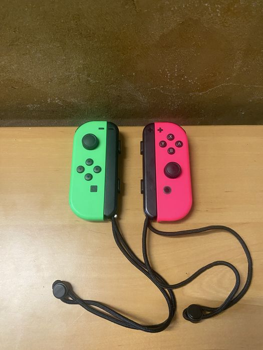 Par Joy-con verde e rosa neon Nintendo Switch originais