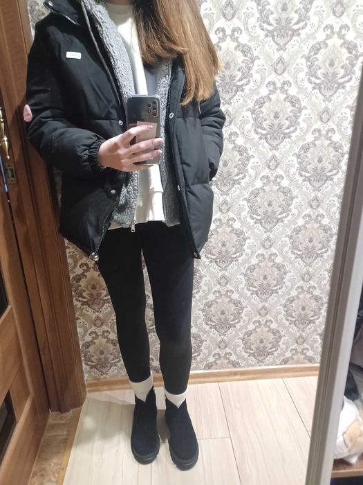 Продам жіночу зимову куртку