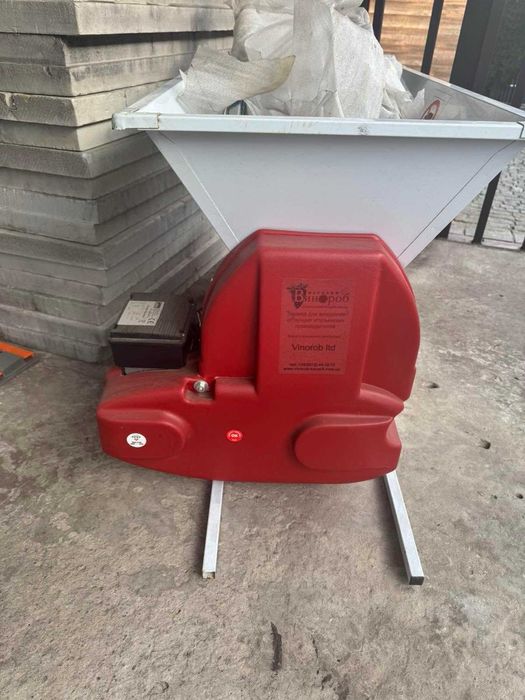 Продам дробилку для винограда.