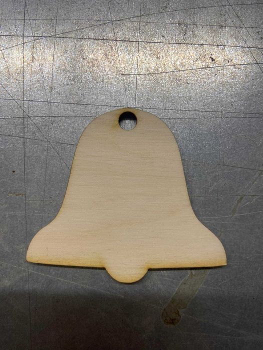 Bombka zawieszka gładka czysta dzwonek drewniana 5x5,6cm 2 sztuki