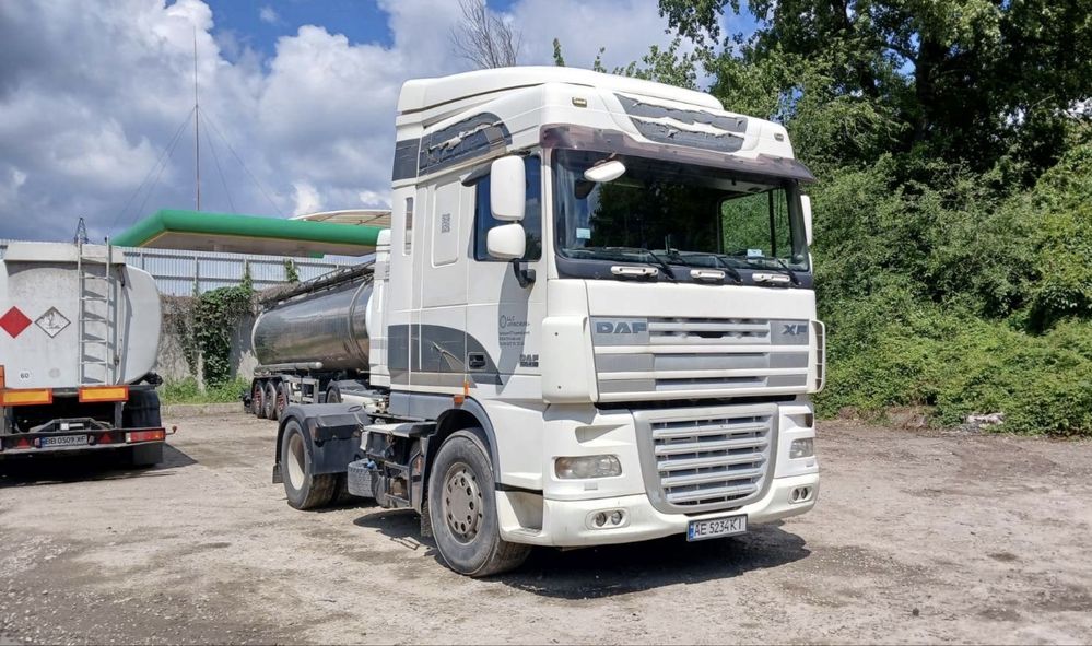 Тягач DAF XF 105