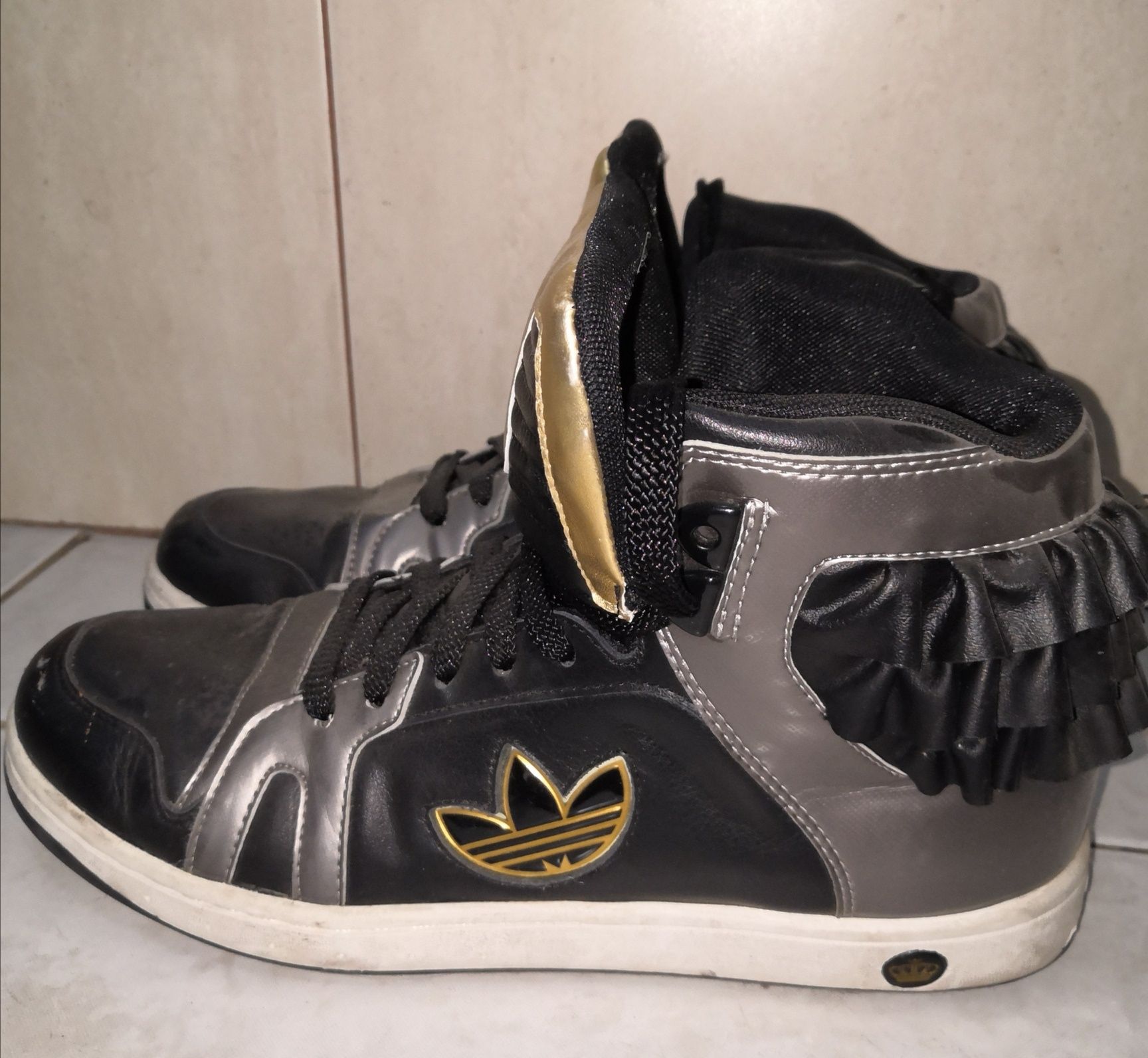 Sapatilhas Adidas Edição Especial