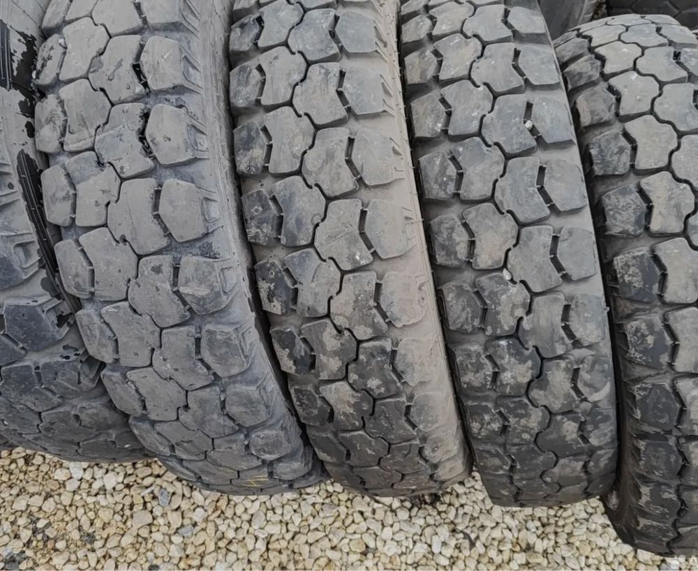 Шини 8.25 R20 або 240R508 резина на газон 52-53