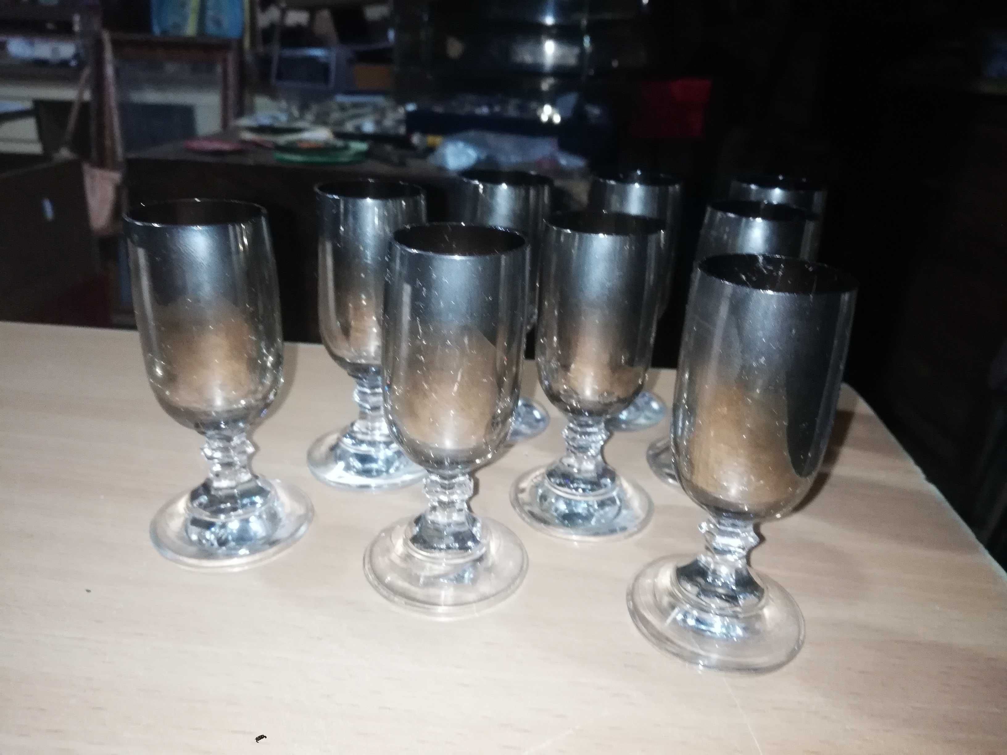 Kieliszki do alkoholu dymione         M