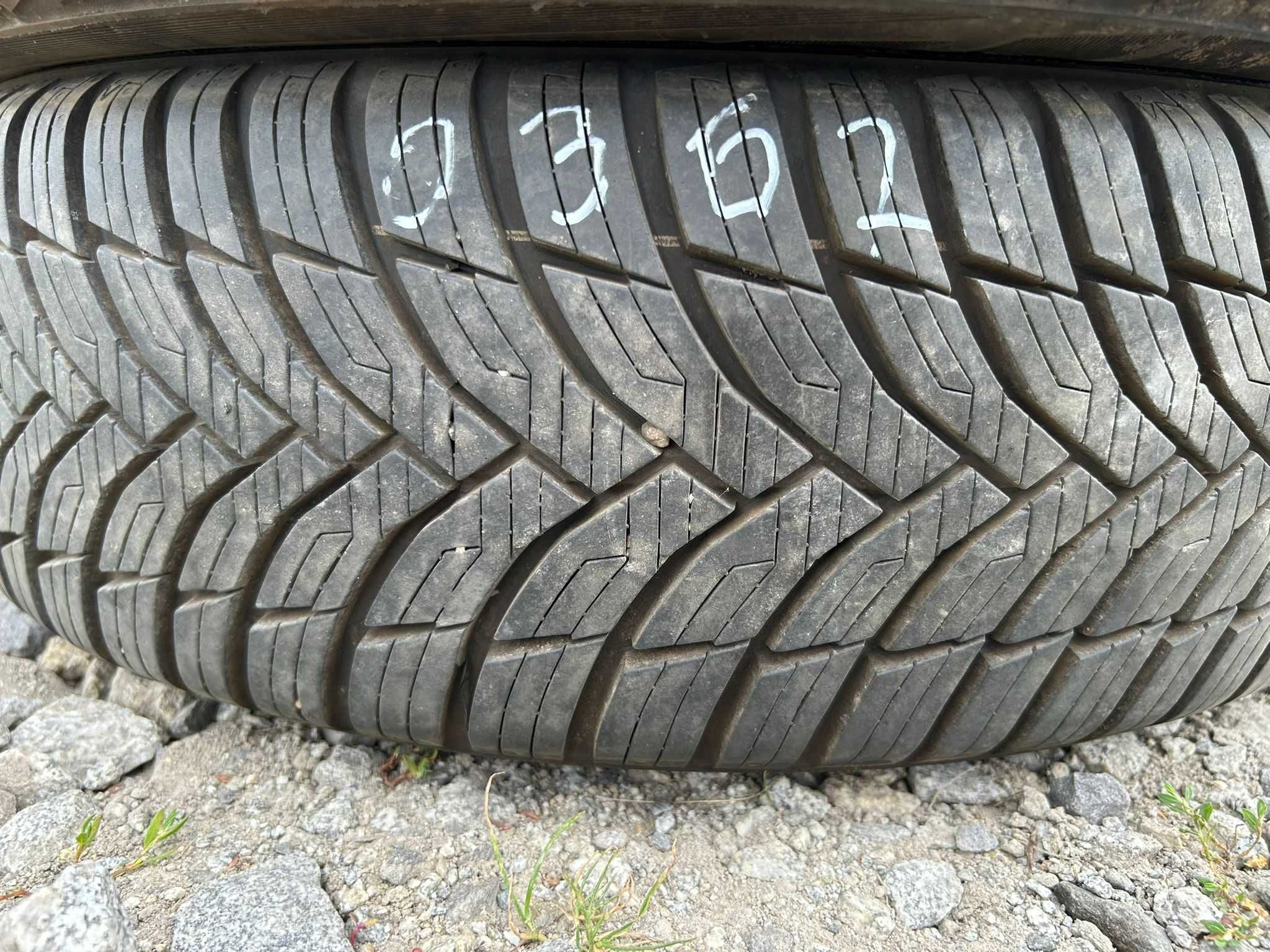 Opona całoroczna wielosezonowa Ceat 4SeasonDrive 185/65 R15 88 H