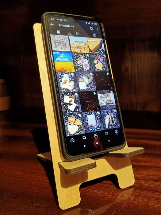 Поставка с гравировка и под телефон