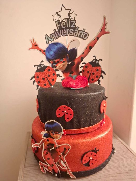 Bolo Fake decorativo para festas