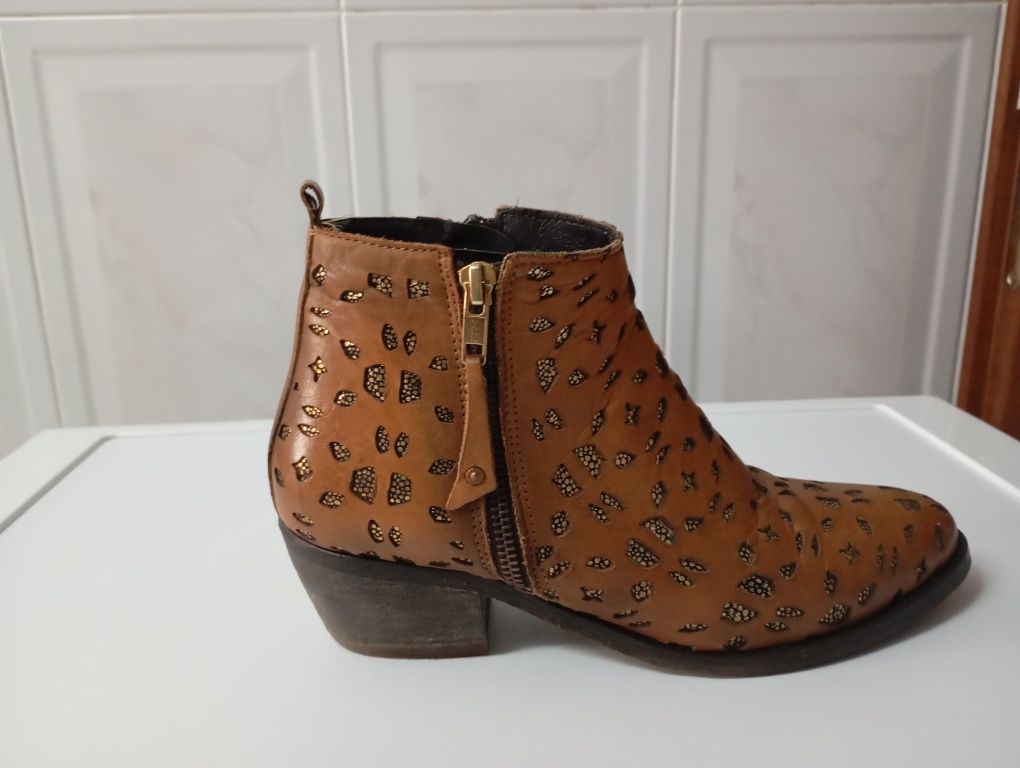 Botins de mulher 39