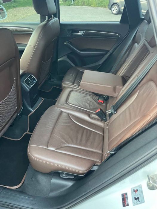 Ауді Q5  premium plus 2016 року