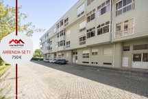 Apartamento T1 | Rio Tinto | Varanda | Garagem | Cozinha Equipada