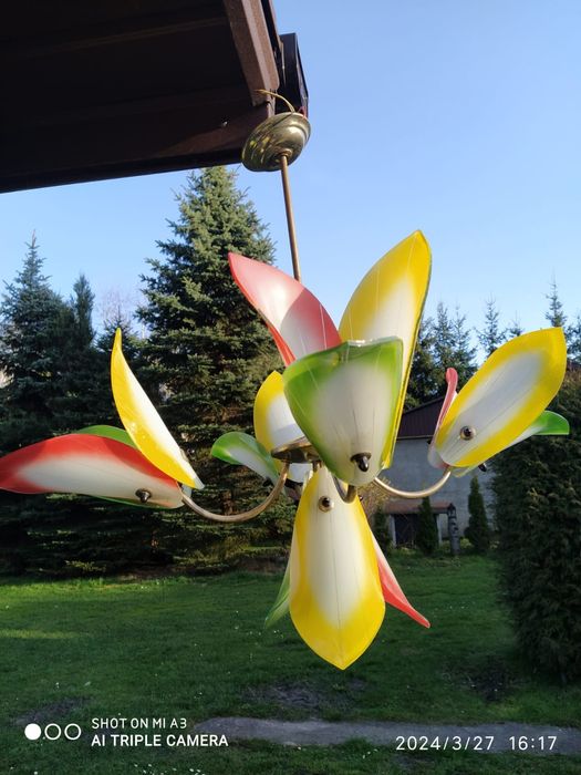 Żyrandol z okresu PRL