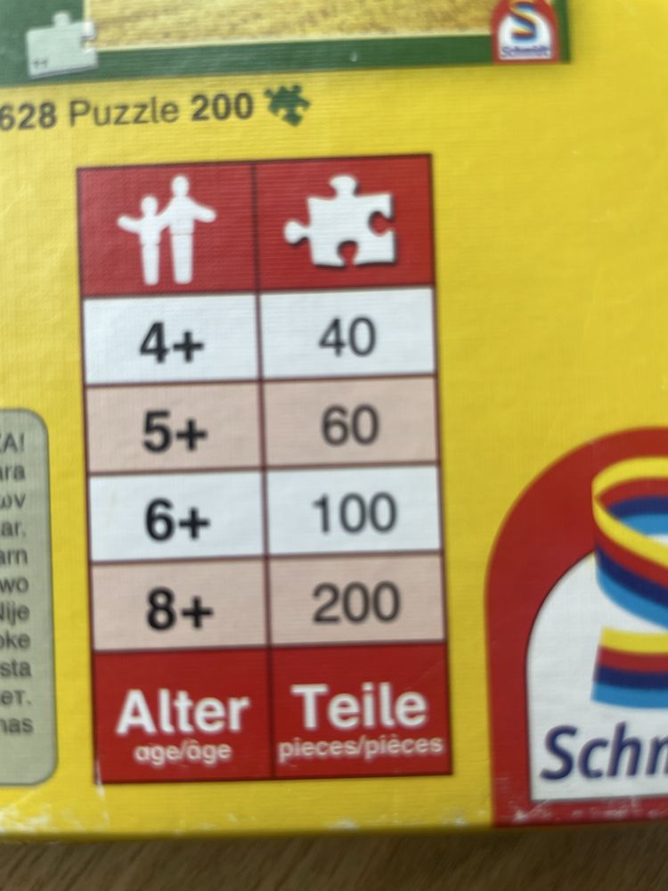 Puzzle na którym jest traktor